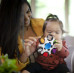 BABY EINSTEIN Hračka senzorická Curiosity Clutch ™ 3m +