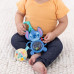BRIGHT STARTS Hračka na C kroužku senzorická Stitch Tummy Tumble™ 0m+ BRIGHT STARTS Hračka na C kroužku senzorická Stitch Tummy Tumble™ 0m+