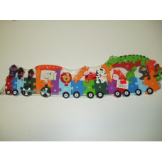  Velké dřevěné naučné puzzle vlak plný zvířátek  