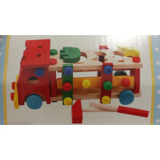 Dřevěné interaktivní šroubovací auto s  vkládačkou šroubovákem a kladívkem WOODEN TOYS