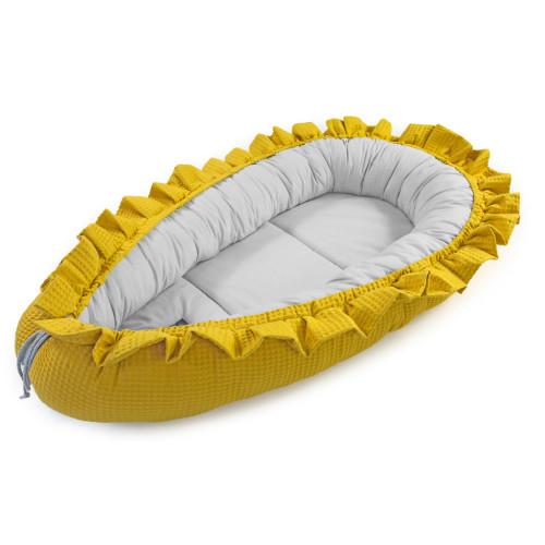 Luxusní maxi hnízdečko pro miminko s volánem vafle FLOO FOR BABY hořčicová Luxusní maxi hnízdečko pro miminko s volánem vafle FLOO FOR BABY hořčicová