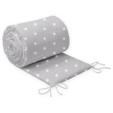 Oboustranný mantinel kolem celé postýlky  postýlky BABYM  – ochrana a pohodlí po celém obvodu  360 x 30  cm   bílé hvězdičky na šedé